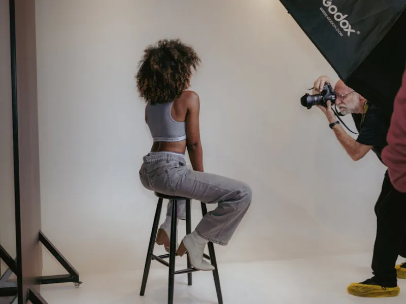 Sesja w studiu fotograficznym — kompletny przewodnik dla modeli i klientów